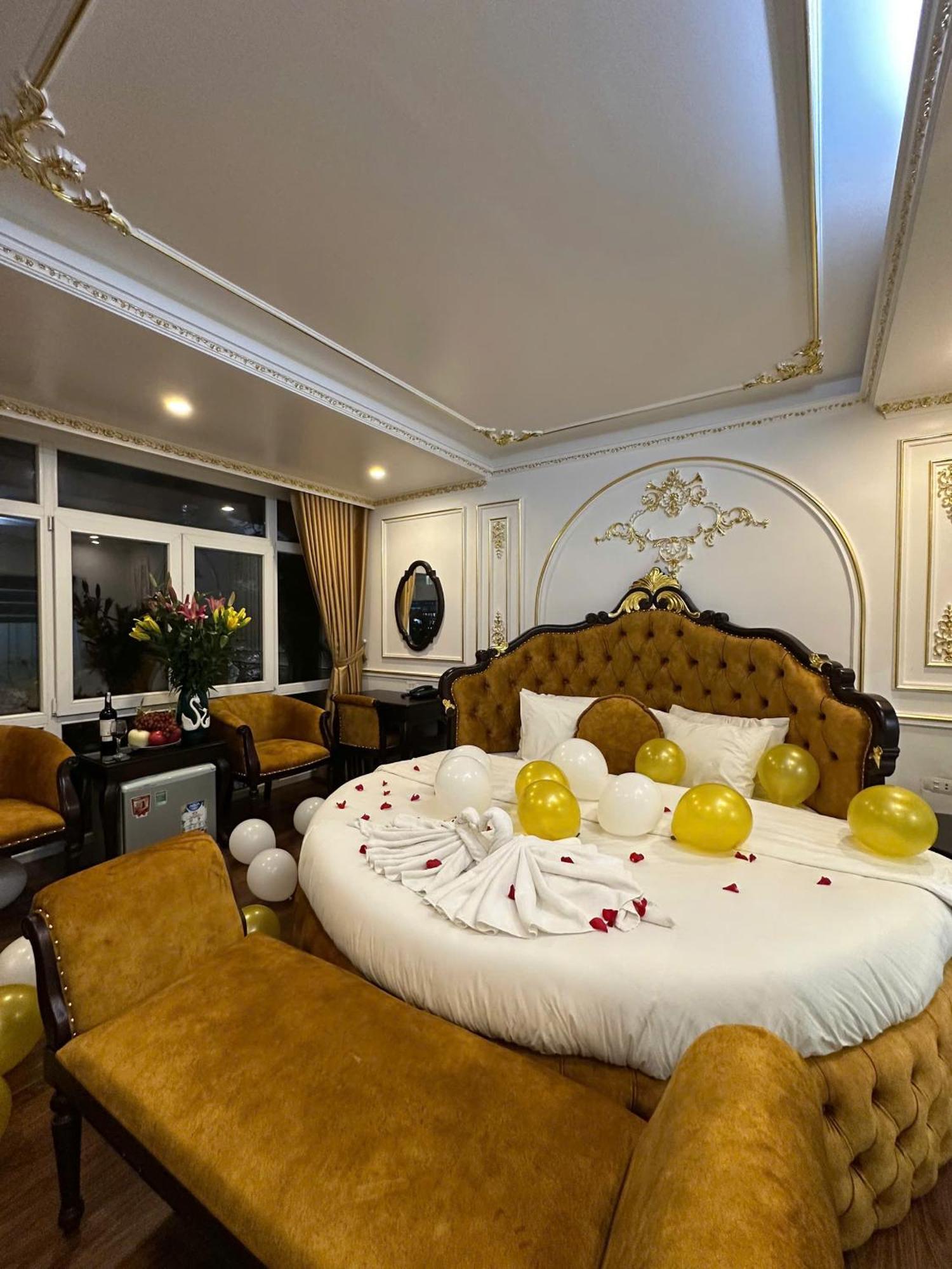 Aloha Hotel Hanoi Buitenkant foto